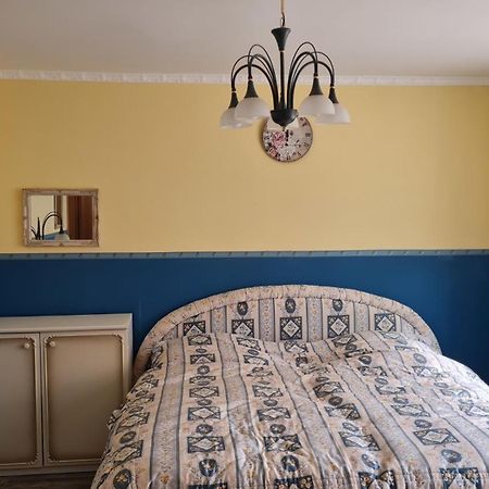Ferienwohnung Mit Individueller Ausstattung - Jedes Zimmer Ist Anders Erfurt Exterior photo